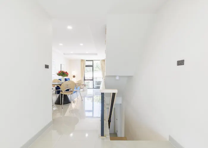 Advanced Accommodate 14 People, With High-speed Wi Fi And Parking On Netflix