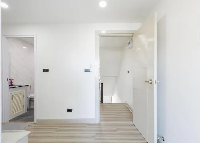 Advanced Accommodate 14 People, With High-speed Wi Fi And Parking On Netflix