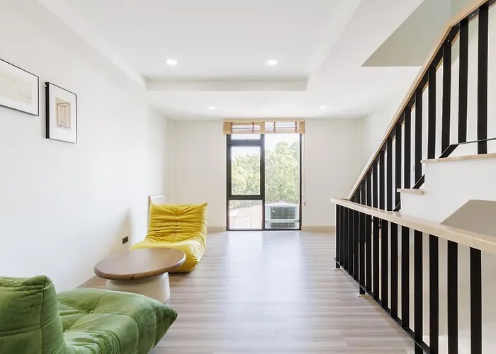 Advanced Accommodate 14 People, With High-speed Wi Fi And Parking On Netflix 아파트 방콕