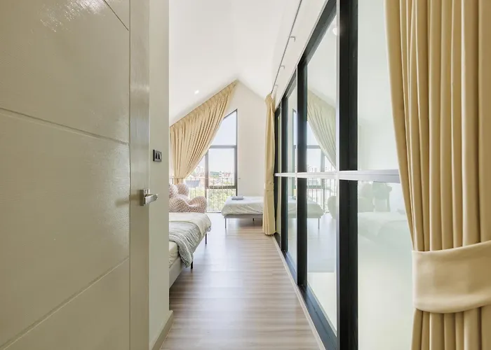 Advanced Accommodate 14 People, With High-speed Wi Fi And Parking On Netflix 방콕