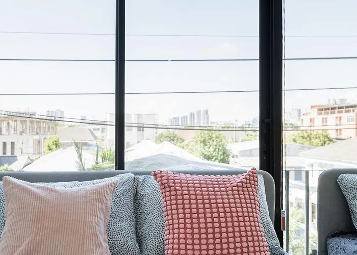 Advanced Accommodate 14 People, With High-speed Wi Fi And Parking On Netflix